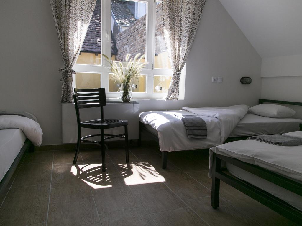 Varad Inn Novi Sad Ruang foto