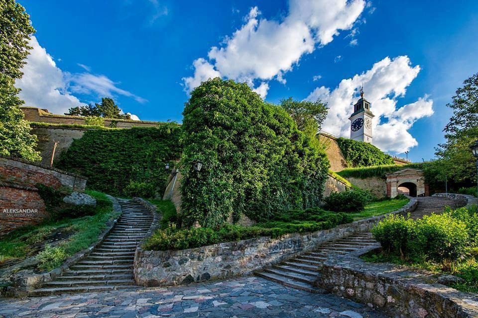 Varad Inn Novi Sad Bagian luar foto