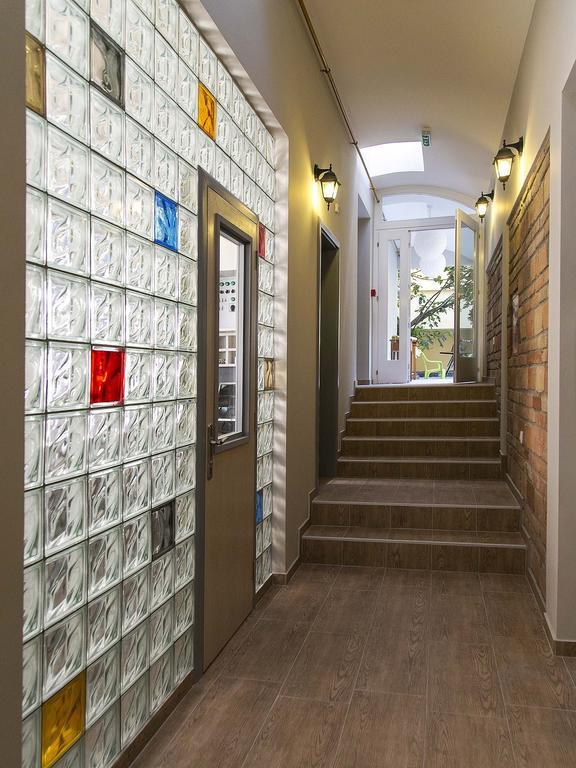Varad Inn Novi Sad Bagian luar foto